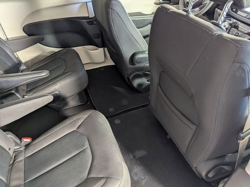 Certified 2022 Chrysler Voyager LX image 32