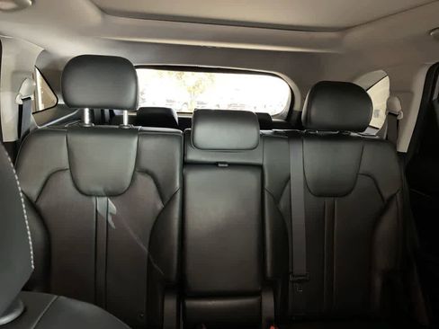 Used 2022 Kia Sorento S w/ Panoramic Sunroof Package AWD/4WD image 14