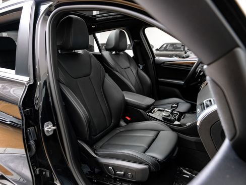 Used 2024 BMW X4 xDrive30i w/ Parking Assistance Package image 37