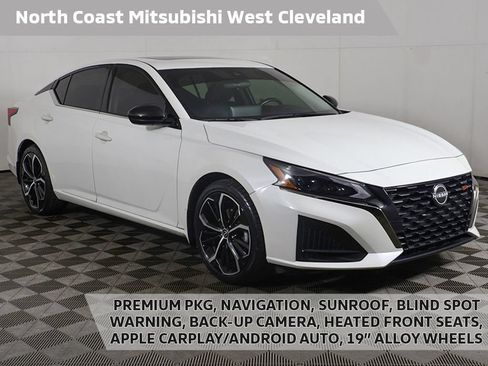 Used 2023 Nissan Altima 2.5 SR w/ SR Premium Package FWD image 1