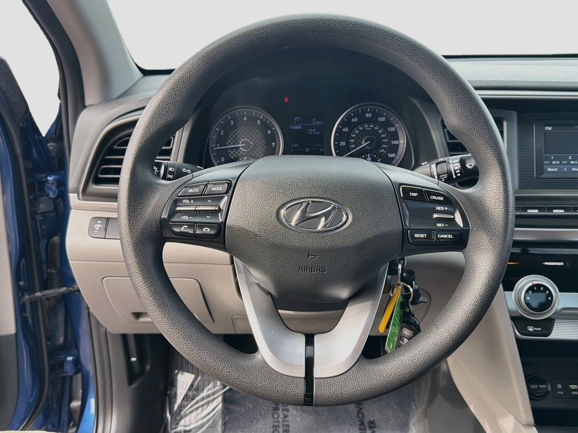 Used 2019 Hyundai Elantra SE FWD image 18