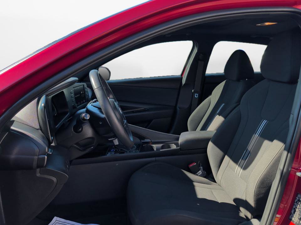 Certified 2026 Hyundai Elantra SEL Sport Premium FWD image 9