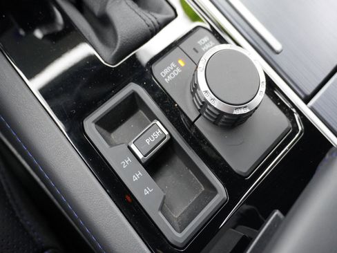 Used 2025 Toyota Tundra Platinum image 31