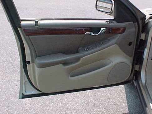 Used 2005 Cadillac De Ville FWD image 22