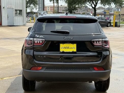 New 2025 Jeep Compass Latitude w/ Sun & Sound Group image 6