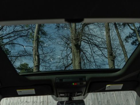 Used 2021 Volkswagen Jetta R-Line w/ R-Line Cold Weather Package image 25