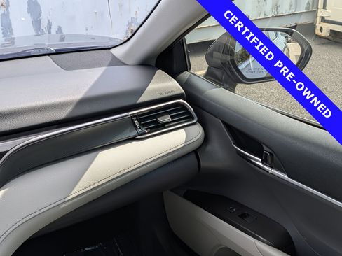 Used 2022 Toyota Camry SE FWD image 16