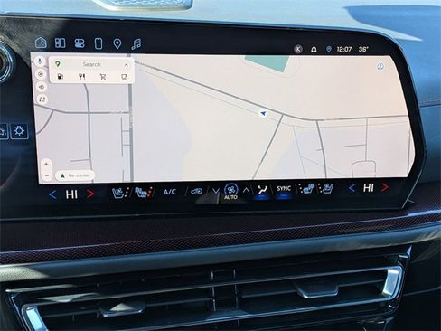 Used 2024 Chevrolet Traverse RS image 24