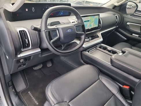 Used 2025 Ford Expedition Max Platinum image 20