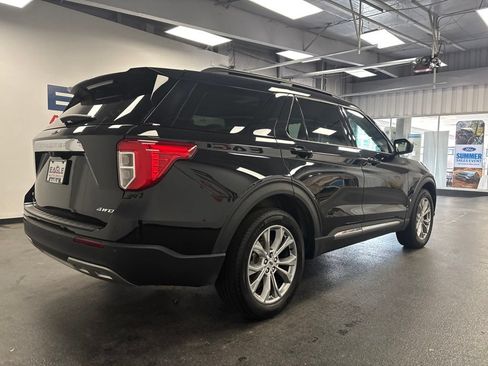 Used 2024 Ford Explorer XLT w/ Equipment Group 202A AWD/4WD image 11