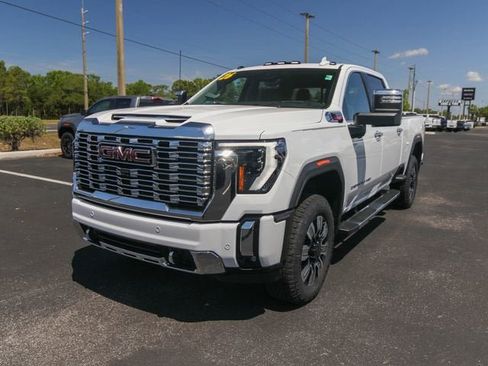 New 2026 GMC Sierra 3500 Denali w/ Denali Reserve Package AWD/4WD image 3