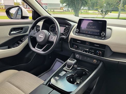 Used 2023 Nissan Rogue SV FWD image 30