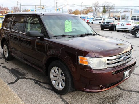 Used 2009 Ford Flex SE image 4