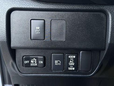 Used 2020 Toyota Tacoma TRD Off-Road AWD/4WD image 23