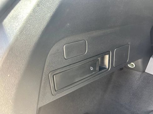 Used 2023 Volkswagen Tiguan SE FWD image 39