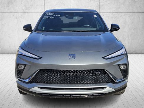 Used 2024 Buick Envista Sport Touring w/ Experience Buick Package image 2