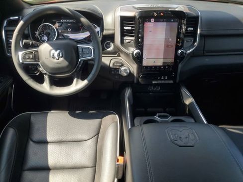 Used 2025 RAM 1500 Laramie image 31