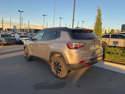 Used 2019 Jeep Compass Trailhawk image 5