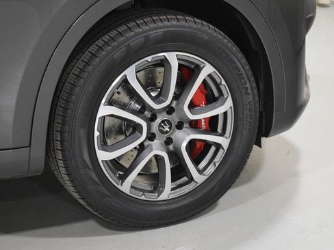 Certified 2022 Maserati Levante Modena AWD/4WD image 17