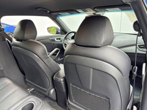 Used 2016 Hyundai Veloster Turbo FWD image 30