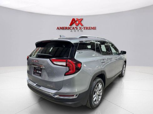 Used 2024 GMC Terrain SLT AWD/4WD image 7