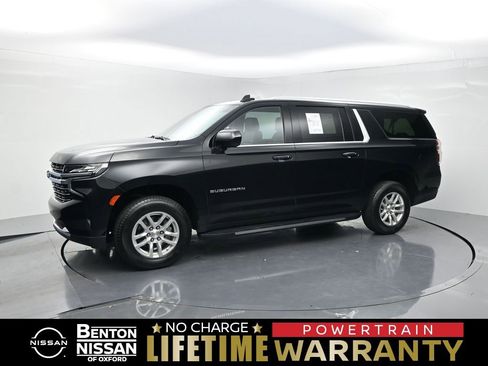 Used 2024 Chevrolet Suburban LT AWD/4WD image 1