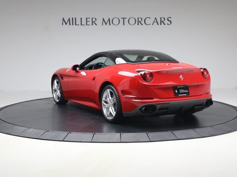 Certified 2017 Ferrari California T RWD image 33