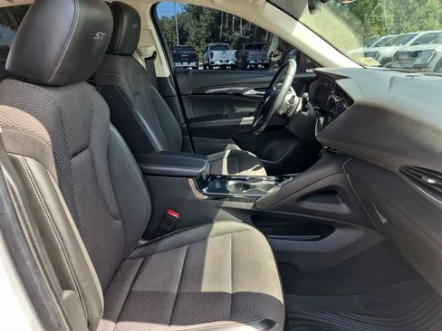 Used 2022 Buick Envision Preferred w/ Sport Touring Package FWD image 39