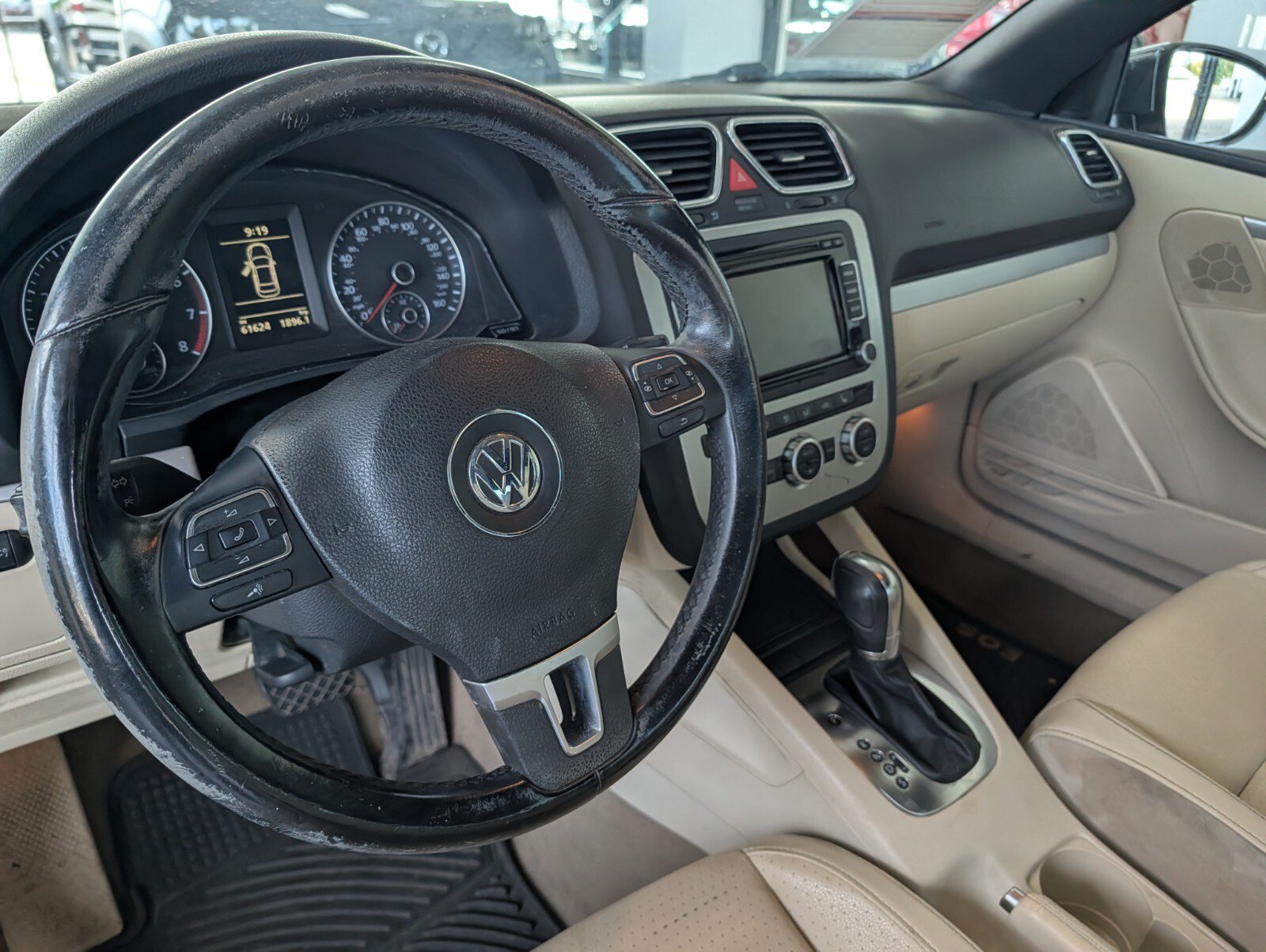Used 2013 Volkswagen Eos Komfort FWD image 14