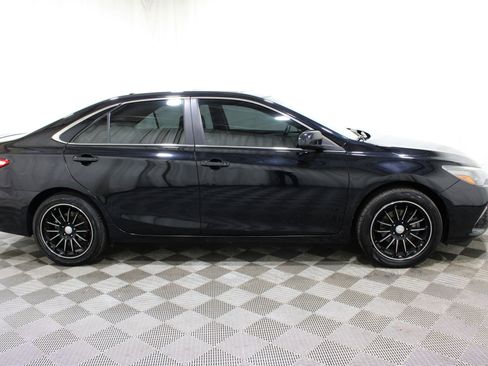 Used 2015 Toyota Camry XSE w/ Advanced Technology Package image 30