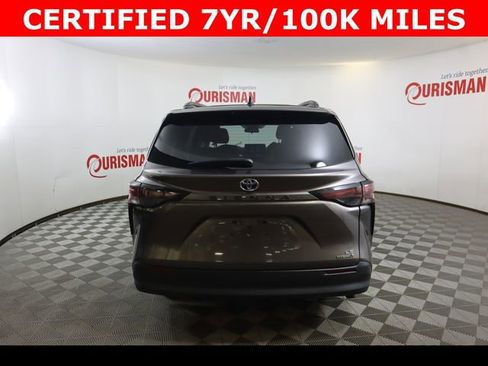 Used 2024 Toyota Sienna LE image 7