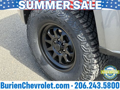 Used 2022 Chevrolet Colorado LT w/ LT Convenience Package AWD/4WD image 30