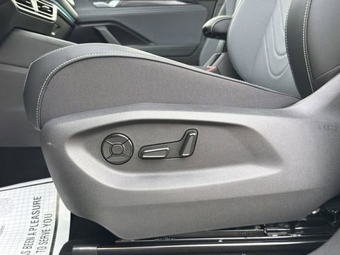 New 2026 Volkswagen Tiguan SE R-Line image 23