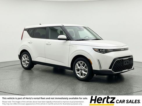 Used 2025 Kia Soul LX w/ LX Technology Package FWD image 1