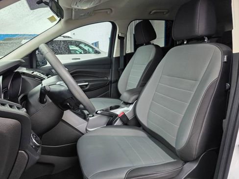 Used 2016 Ford Escape SE FWD image 10