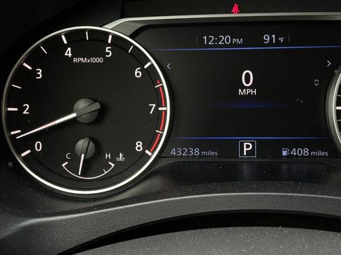 Used 2025 Nissan Altima 2.5 SV FWD image 37