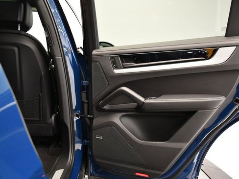 Used 2024 Porsche Cayenne S image 53