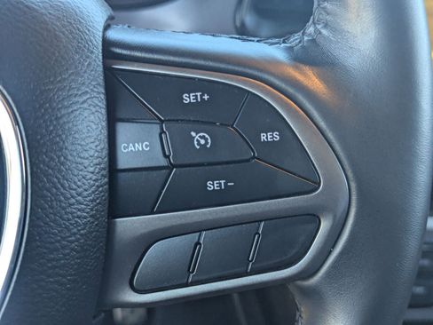 Used 2020 Dodge Challenger SXT w/ Plus Package image 23