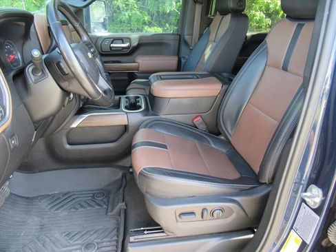 Used 2022 Chevrolet Silverado 3500 High Country w/ Safety Package II AWD/4WD image 17