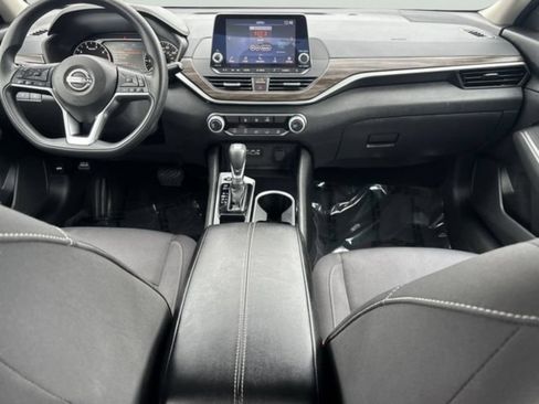 Used 2024 Nissan Altima 2.5 SV FWD image 9