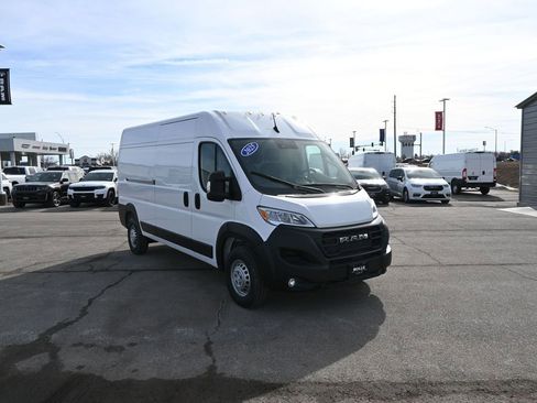 Used 2025 RAM ProMaster 2500 w/ Convenience Group image 1