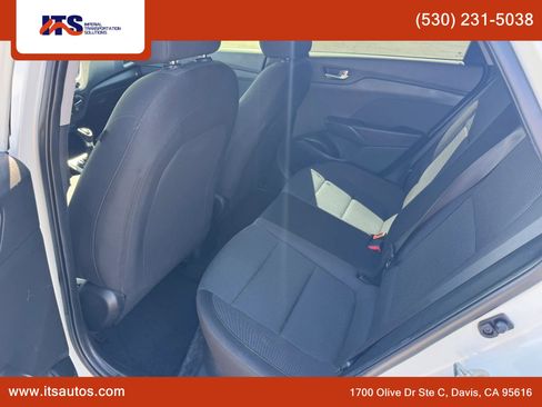 Used 2021 Hyundai Accent SE FWD image 11