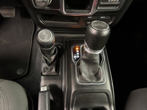 Used 2020 Jeep Wrangler Unlimited Sport image 15