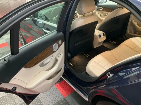 Used 2021 Mercedes-Benz C 300 4MATIC Sedan image 9