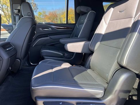 Certified 2024 Cadillac Escalade ESV Premium Luxury w/ Performance Package image 19