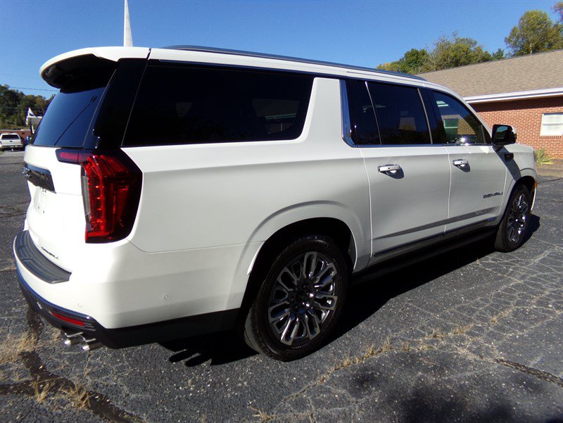 Used 2024 GMC Yukon XL Denali Ultimate AWD/4WD image 6