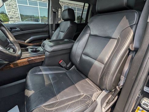 Used 2019 Chevrolet Suburban LT AWD/4WD image 15