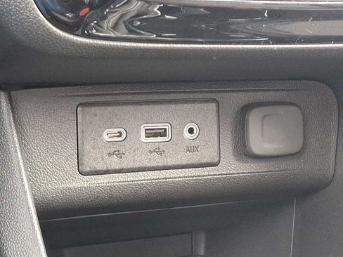 Used 2023 Buick Encore GX Select AWD/4WD image 25