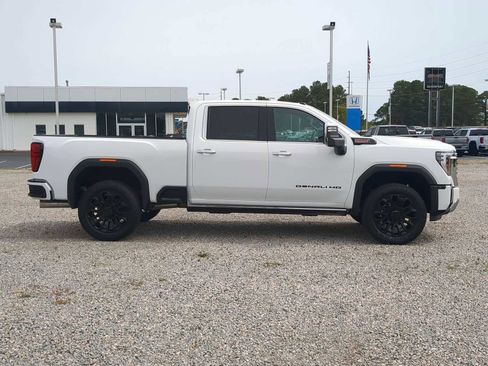 New 2026 GMC Sierra 2500 Denali w/ Denali Reserve Package AWD/4WD image 9