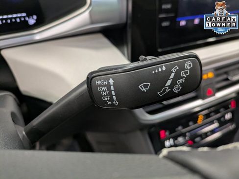 Used 2025 Volkswagen Taos SE w/ Panoramic Sunroof Package image 19
